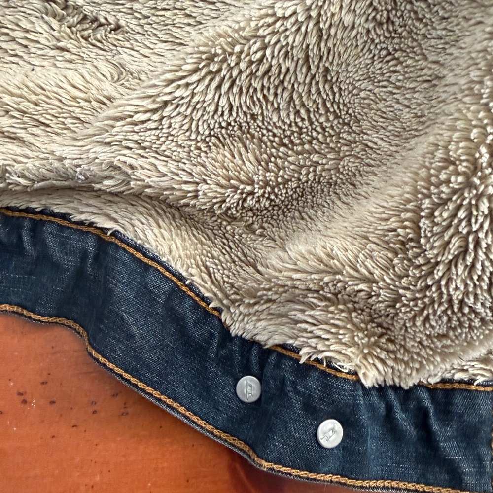 Diesel Classic Blue Denim Jacket with Cream Sherpa Collar and Inner Layer - Picture 10 of 12